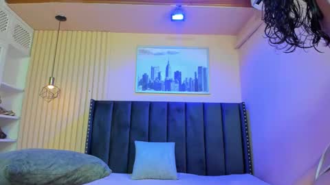 Snapshot of viiolett_lee chatting on January 16, 2026, 7:29 pm Viiolett online show from January 16, 2026, 7:29 pm