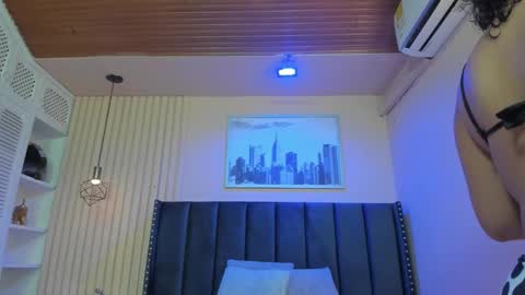 Snapshot of viiolett_lee chatting on February 7, 2026, 8:12 pm Viiolett online show from February 7, 2026, 8:12 pm