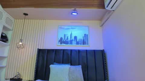 Snapshot of viiolett_lee chatting on February 24, 2026, 7:34 pm Viiolett online show from February 24, 2026, 7:34 pm