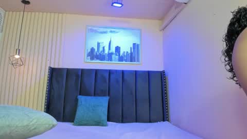 Snapshot of viiolett_lee chatting on March 3, 2026, 7:42 pm Viiolett online show from March 3, 2026, 7:42 pm