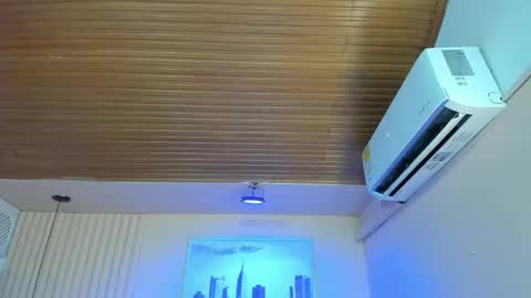 Viiolett online show from March 27, 2026, 7:46 pm