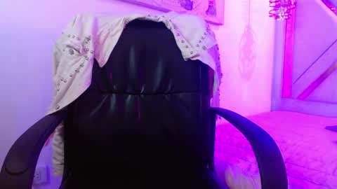viioleta online show from May 25, 2026, 12:22 pm