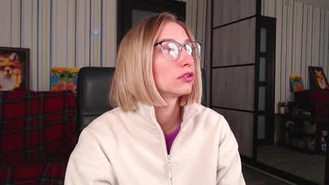 Vika online show from November 17, 2025, 7:25 am