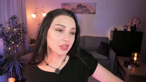 Viki Bellson online show from December 5, 2025, 5:53 pm