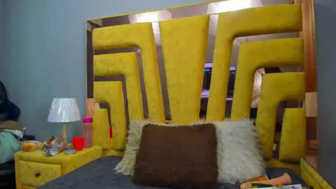 vikiTomson online show from July 19, 2026, 1:59 pm