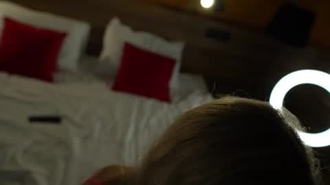 VIKKI online show from September 21, 2025, 9:22 am