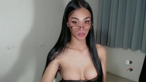 vikkylustfull online show from January 30, 2025, 3:33 am
