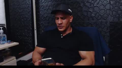 Viktor Herrera online show from January 7, 2025, 2:31 am