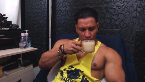 Viktor Herrera online show from October 2, 2025, 2:35 pm