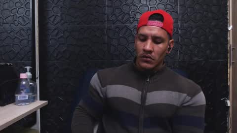 Viktor Herrera online show from October 13, 2025, 1:27 am