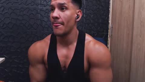 Viktor Herrera online show from October 25, 2025, 3:51 pm