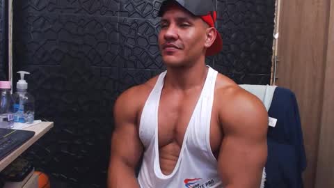 Viktor Herrera online show from October 31, 2025, 4:30 pm