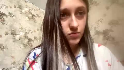 Snapshot of viktoria9898 chatting on September 23, 2025, 11:35 am Sweett online show from September 23, 2025, 11:35 am