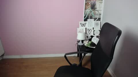 Snapshot of viktoria_lovely chatting on December 16, 2024, 10:50 am viktoria_lovely online show from December 16, 2024, 10:50 am