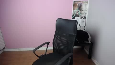 Snapshot of viktoria_lovely chatting on February 11, 2025, 6:40 am viktoria_lovely online show from February 11, 2025, 6:40 am