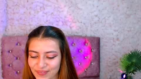 viky_evanss online show from December 14, 2025, 3:06 pm