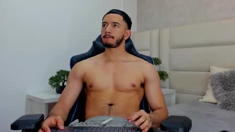 Snapshot of vilaty_makris chatting on September 18, 2025, 4:20 pm Vitaly online show from September 18, 2025, 4:20 pm