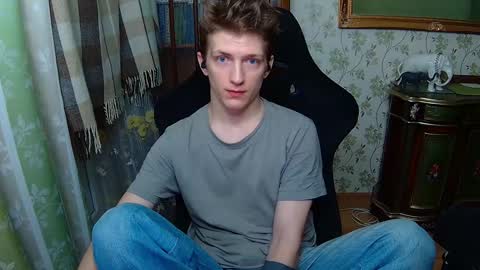 Snapshot of vince__dice chatting on February 28, 2025, 2:53 am Dimoooooon online show from February 28, 2025, 2:53 am