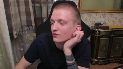 Dimoooooon online show from April 16, 2026, 9:39 pm