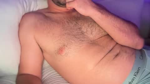 Snapshot of vincee2 chatting on March 24, 2026, 2:16 am vincee2 online show from March 24, 2026, 2:16 am