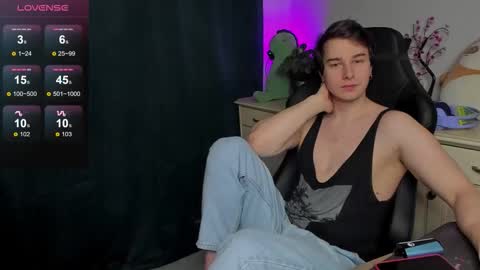 Vincent Strong online show from October 11, 2025, 8:24 am