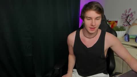 Vincent Strong online show from October 31, 2025, 9:54 am