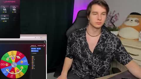 Vincent Strong online show from November 19, 2025, 8:14 am