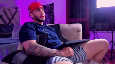 Vincent online show from November 23, 2025, 4:01 am