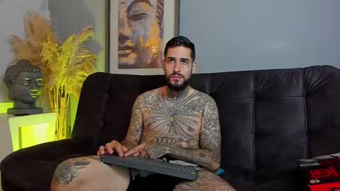 Snapshot of vincentsartori chatting on November 14, 2025, 7:34 pm Vincent Sartori online show from November 14, 2025, 7:34 pm