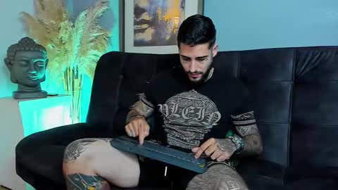 Snapshot of vincentsartori chatting on November 20, 2025, 7:46 pm Vincent Sartori online show from November 20, 2025, 7:46 pm