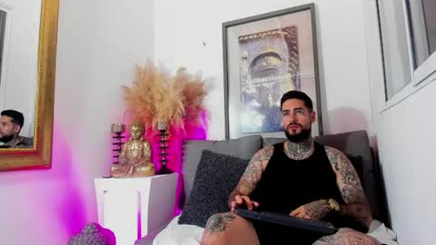 Snapshot of vincentsartori chatting on August 8, 2026, 7:05 pm Vincent Sartori online show from August 8, 2026, 7:05 pm