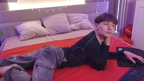 Vinsant online show from April 16, 2026, 8:04 am