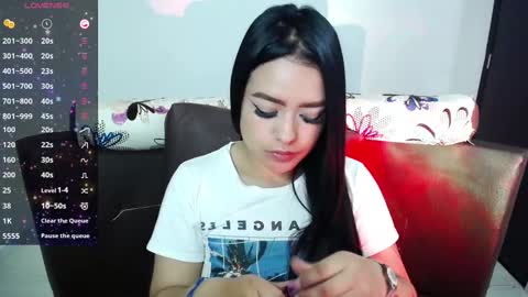 Snapshot of vio_let_ chatting on March 11, 2025, 9:56 am Daniela online show from March 11, 2025, 9:56 am