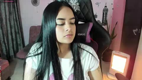 Snapshot of vio_let_ chatting on September 27, 2025, 8:08 am Daniela online show from September 27, 2025, 8:08 am