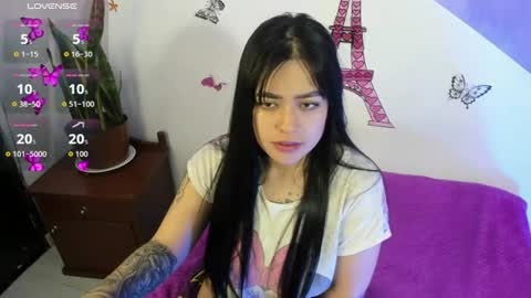 Snapshot of vio_let_ chatting on July 14, 2026, 10:21 am Daniela online show from July 14, 2026, 10:21 am
