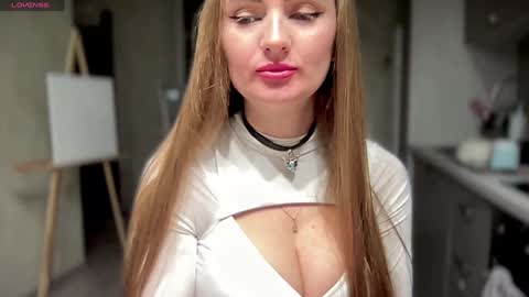 Snapshot of viola_1 chatting on January 8, 2025, 4:00 pm Funny girl online show from January 8, 2025, 4:00 pm