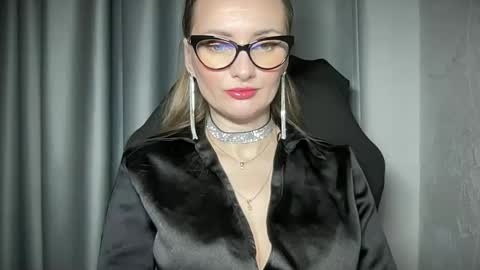 Snapshot of viola_1 chatting on February 4, 2025, 2:21 pm Funny girl online show from February 4, 2025, 2:21 pm