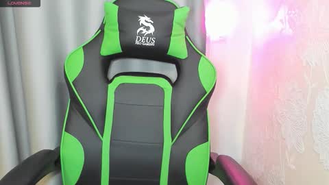 Snapshot of viola_1 chatting on October 5, 2025, 9:51 am Funny girl online show from October 5, 2025, 9:51 am