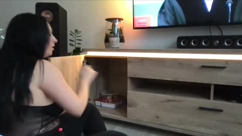 Vio online show from November 24, 2025, 9:53 am