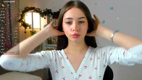 Snapshot of violarivera chatting on January 9, 2026, 9:56 am violarivera online show from January 9, 2026, 9:56 am