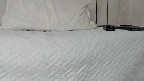 violeet_gray online show from February 14, 2025, 5:57 pm