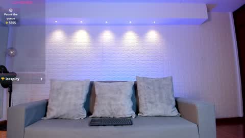 Snapshot of violeet_scott chatting on January 16, 2025, 4:50 pm Violett Everyday From 0530 to 1430 Col Time online show from January 16, 2025, 4:50 pm