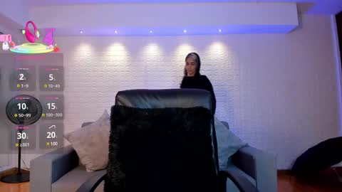 Snapshot of violeet_scott chatting on February 19, 2025, 10:45 am Violett Everyday From 0530 to 1430 Col Time online show from February 19, 2025, 10:45 am