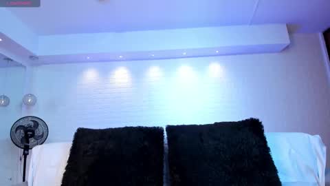 Snapshot of violeet_scott chatting on September 23, 2025, 10:51 am Violett Everyday From 0530 to 1430 Col Time online show from September 23, 2025, 10:51 am