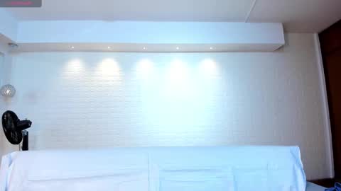 Snapshot of violeet_scott chatting on September 26, 2025, 10:52 am Violett Everyday From 0530 to 1430 Col Time online show from September 26, 2025, 10:52 am