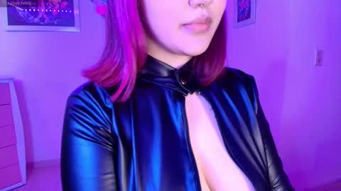 violet online show from October 21, 2025, 12:50 pm