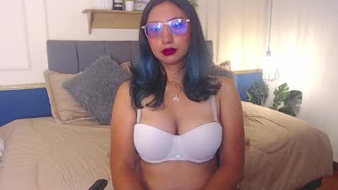 Snapshot of violet_2003 chatting on April 8, 2026, 2:17 pm V I O L E T online show from April 8, 2026, 2:17 pm