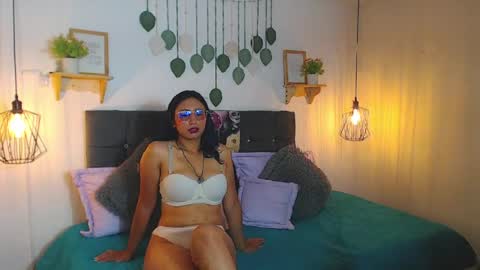 Snapshot of violet_2003 chatting on April 15, 2026, 7:54 pm V I O L E T online show from April 15, 2026, 7:54 pm