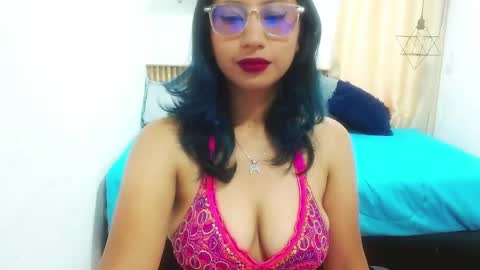 Snapshot of violet_2003 chatting on May 2, 2026, 1:49 pm V I O L E T online show from May 2, 2026, 1:49 pm