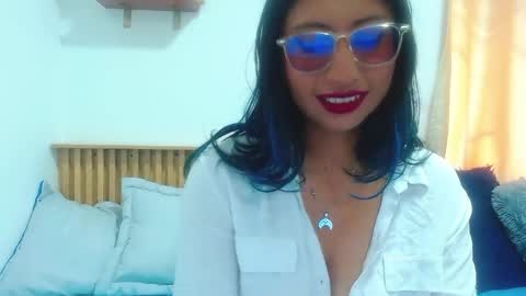Snapshot of violet_2003 chatting on May 8, 2026, 2:55 pm V I O L E T online show from May 8, 2026, 2:55 pm